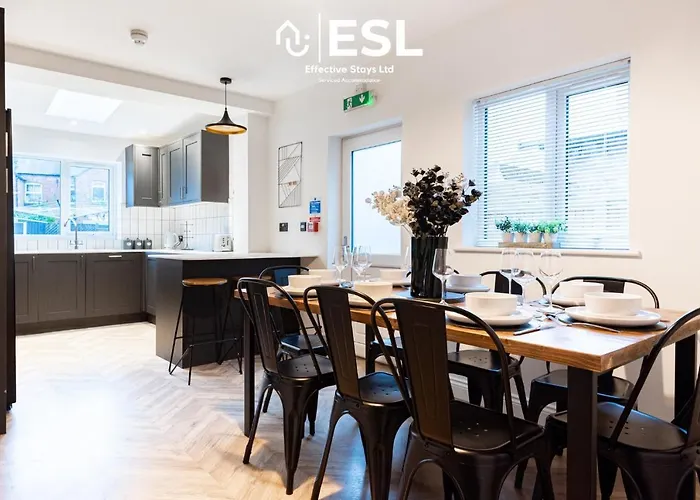 5 Bedroom Victorian Town House - Perfect For Contractors And Family Groups