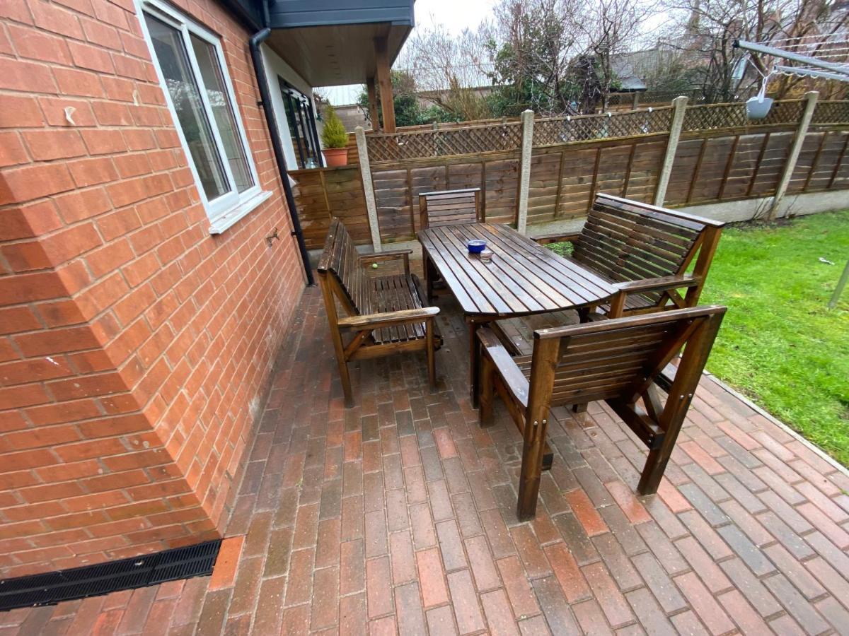 5 Bedroom Victorian Town House - Perfect For Contractors And Family Groups Holiday home *
