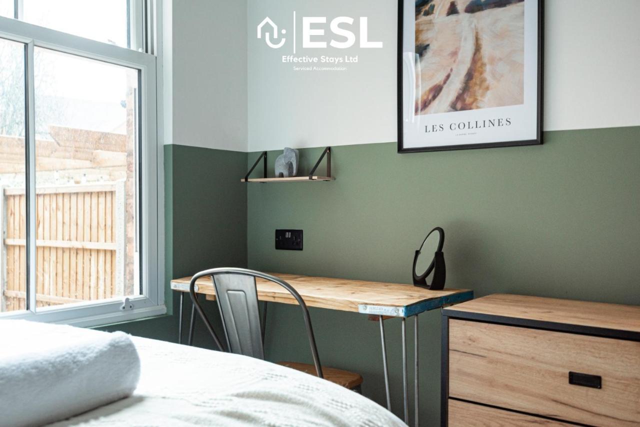 5 Bedroom Victorian Town House - Perfect For Contractors And Family Groups